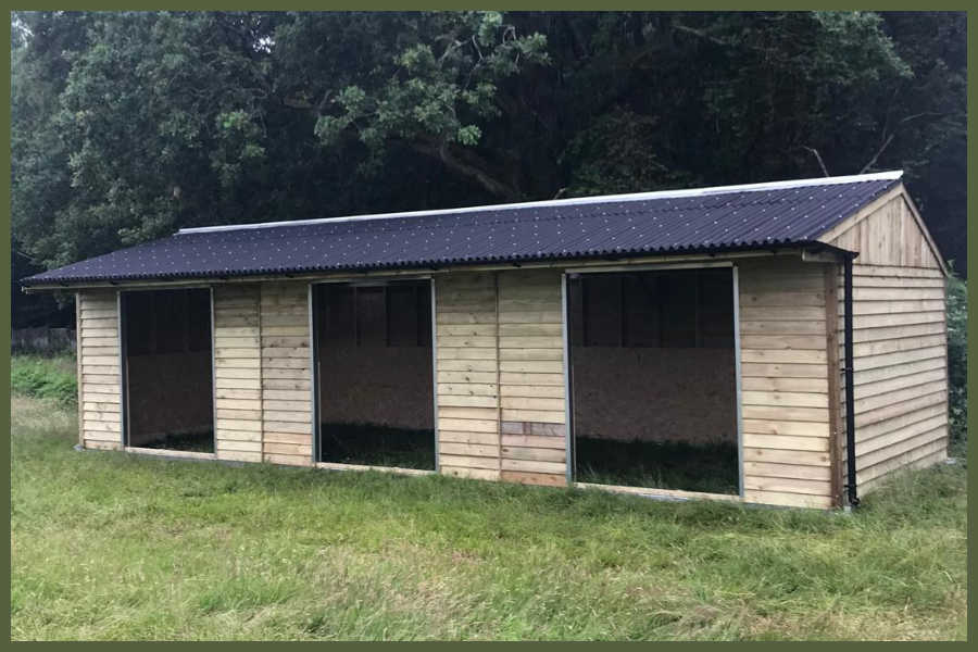 36x12ft Triple mobile field shelter Triple open-fronted timber field shelter built by Longcross Stables